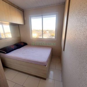 Sobrado com 85m², 2 dormitórios, 1 vaga, no bairro Salgado Filho em Caxias do Sul para Comprar
