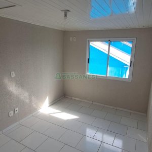 Sobrado com 85m², 2 dormitórios, 1 vaga, no bairro Salgado Filho em Caxias do Sul para Comprar