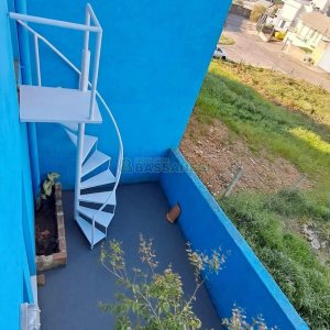 Sobrado com 85m², 2 dormitórios, 1 vaga, no bairro Salgado Filho em Caxias do Sul para Comprar