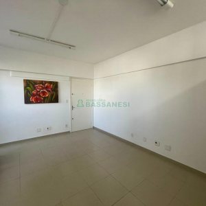 Sala com 47m², 1 vaga, no bairro Rio Branco em Caxias do Sul para Comprar