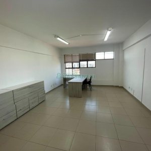 Sala com 47m², 1 vaga, no bairro Rio Branco em Caxias do Sul para Comprar