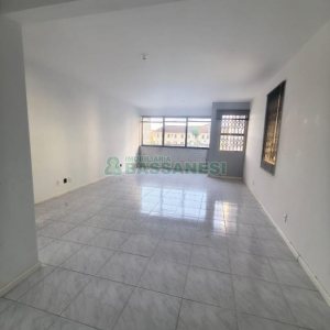 Sala com 42m², no bairro Centro em Caxias do Sul para Comprar