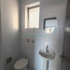 Sala com 42m², no bairro Centro em Caxias do Sul para Comprar