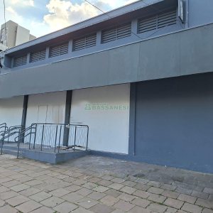Loja com 519m², no bairro Madureira em Caxias do Sul para Alugar