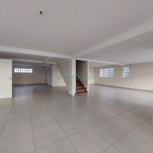 Loja com 335m², 8 vagas, no bairro Panazzolo em Caxias do Sul para Alugar
