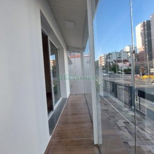 Loja com 335m², 8 vagas, no bairro Panazzolo em Caxias do Sul para Alugar
