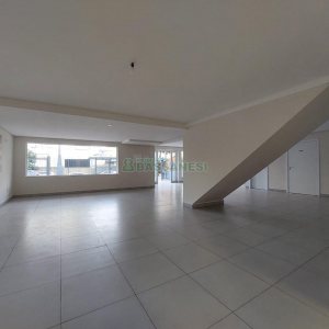 Loja com 335m², 8 vagas, no bairro Panazzolo em Caxias do Sul para Alugar