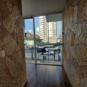 Loja com 335m², 8 vagas, no bairro Panazzolo em Caxias do Sul para Alugar