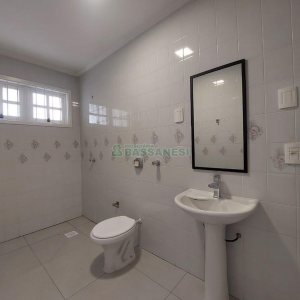 Loja com 335m², 8 vagas, no bairro Panazzolo em Caxias do Sul para Alugar