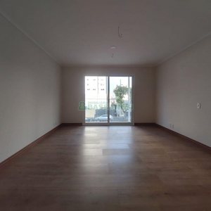 Loja com 335m², 8 vagas, no bairro Panazzolo em Caxias do Sul para Alugar