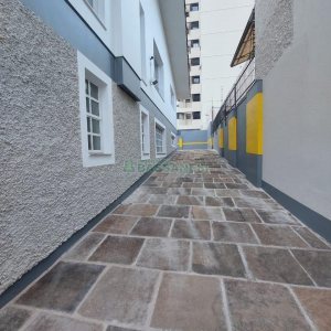 Loja com 335m², 8 vagas, no bairro Panazzolo em Caxias do Sul para Alugar