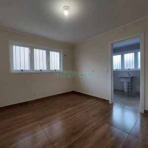Loja com 335m², 8 vagas, no bairro Panazzolo em Caxias do Sul para Alugar