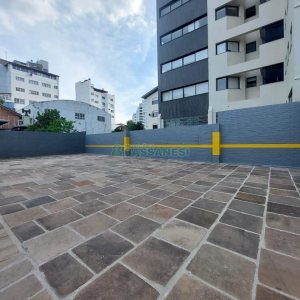 Loja com 335m², 8 vagas, no bairro Panazzolo em Caxias do Sul para Alugar