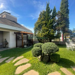 Casa com 330m², 3 dormitórios, 2 vagas, no bairro Jardim América em Caxias do Sul para Comprar