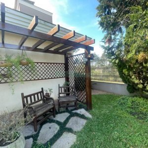 Casa com 330m², 3 dormitórios, 2 vagas, no bairro Jardim América em Caxias do Sul para Comprar