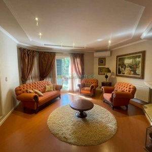 Casa com 330m², 3 dormitórios, 2 vagas, no bairro Jardim América em Caxias do Sul para Comprar