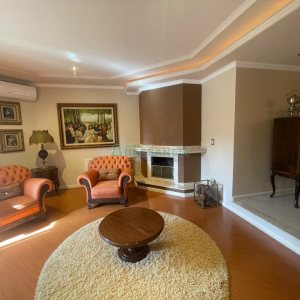 Casa com 330m², 3 dormitórios, 2 vagas, no bairro Jardim América em Caxias do Sul para Comprar