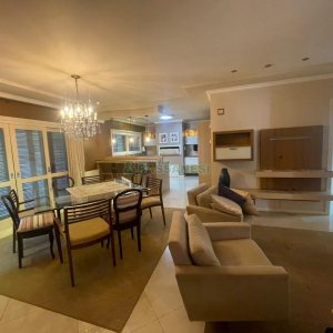 Casa com 330m², 3 dormitórios, 2 vagas, no bairro Jardim América em Caxias do Sul para Comprar
