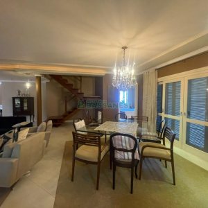 Casa com 330m², 3 dormitórios, 2 vagas, no bairro Jardim América em Caxias do Sul para Comprar