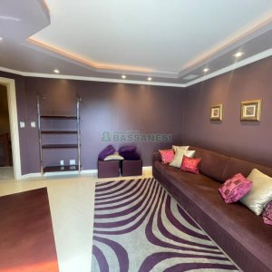 Casa com 330m², 3 dormitórios, 2 vagas, no bairro Jardim América em Caxias do Sul para Comprar