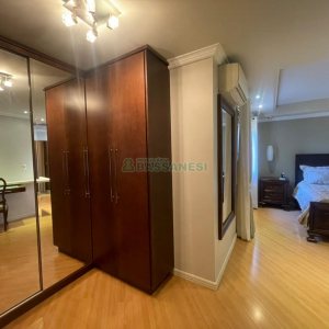 Casa com 330m², 3 dormitórios, 2 vagas, no bairro Jardim América em Caxias do Sul para Comprar
