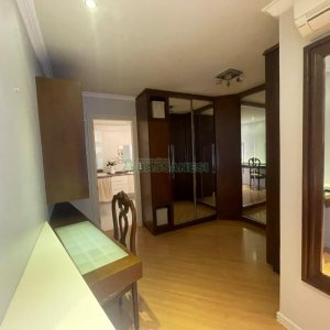 Casa com 330m², 3 dormitórios, 2 vagas, no bairro Jardim América em Caxias do Sul para Comprar