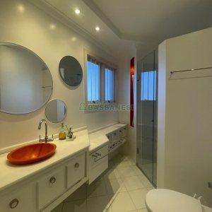 Casa com 330m², 3 dormitórios, 2 vagas, no bairro Jardim América em Caxias do Sul para Comprar