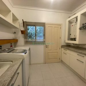 Casa com 330m², 3 dormitórios, 2 vagas, no bairro Jardim América em Caxias do Sul para Comprar