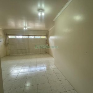 Casa com 330m², 3 dormitórios, 2 vagas, no bairro Jardim América em Caxias do Sul para Comprar