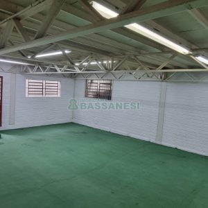 Pavilhão com 171m², no bairro Jardim América em Caxias do Sul para Alugar