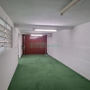 Pavilhão com 171m², no bairro Jardim América em Caxias do Sul para Alugar