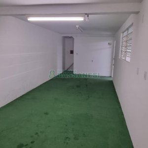 Pavilhão com 171m², no bairro Jardim América em Caxias do Sul para Alugar