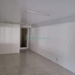 Pavilhão com 171m², no bairro Jardim América em Caxias do Sul para Alugar