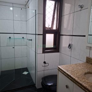 Apartamento com 116m², 3 dormitórios, 1 vaga, no bairro Centro em Caxias do Sul para Alugar