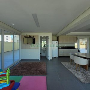 Apartamento com 75m², 2 dormitórios, 1 vaga, no bairro São Leopoldo em Caxias do Sul para Alugar