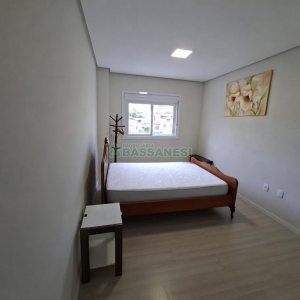 Apartamento com 75m², 2 dormitórios, 1 vaga, no bairro São Leopoldo em Caxias do Sul para Alugar