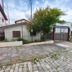 Casa Mobiliada com 100m², 3 dormitórios, 1 vaga, no bairro Cinqüentenário em Caxias do Sul para Alugar