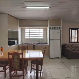 Casa Mobiliada com 100m², 3 dormitórios, 1 vaga, no bairro Cinqüentenário em Caxias do Sul para Alugar