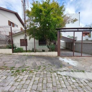 Casa Mobiliada com 100m², 3 dormitórios, 1 vaga, no bairro Cinqüentenário em Caxias do Sul para Alugar