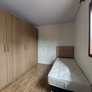 Casa Mobiliada com 100m², 3 dormitórios, 1 vaga, no bairro Cinqüentenário em Caxias do Sul para Alugar
