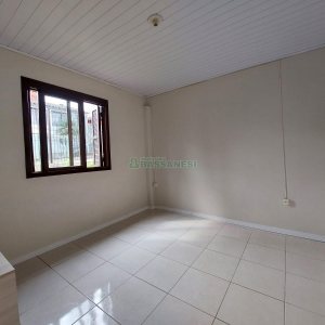 Casa Mobiliada com 100m², 3 dormitórios, 1 vaga, no bairro Cinqüentenário em Caxias do Sul para Alugar