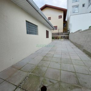 Casa Mobiliada com 100m², 3 dormitórios, 1 vaga, no bairro Cinqüentenário em Caxias do Sul para Alugar