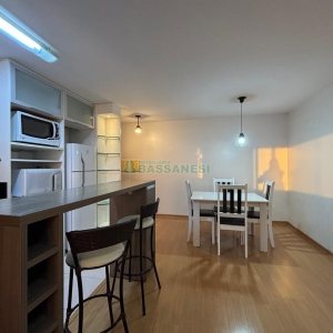 Apto Mobiliado com 85m², 2 dormitórios, 1 vaga, no bairro Charqueadas em Caxias do Sul para Alugar