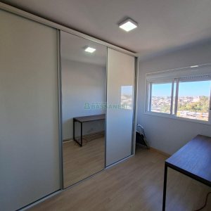 Apartamento com 54m², 2 dormitórios, 1 vaga, no bairro São Leopoldo em Caxias do Sul para Alugar