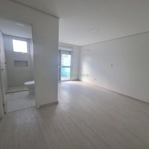 Apartamento com 98m², 2 dormitórios, 2 vagas, no bairro Pioneiro em Caxias do Sul para Alugar