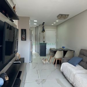 Apartamento com 63m², 2 dormitórios, 2 vagas, no bairro Vinhedos em Caxias do Sul para Comprar