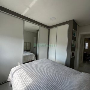 Apartamento com 63m², 2 dormitórios, 2 vagas, no bairro Vinhedos em Caxias do Sul para Comprar