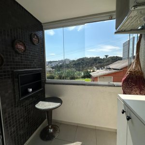 Apartamento com 63m², 2 dormitórios, 2 vagas, no bairro Vinhedos em Caxias do Sul para Comprar