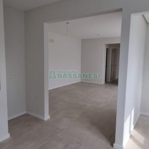 Apartamento com 100m², 3 dormitórios, 2 vagas, no bairro Panazzolo em Caxias do Sul para Comprar