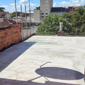 Casa com 60m², 2 dormitórios, 1 vaga, no bairro Petrópolis em Caxias do Sul para Alugar